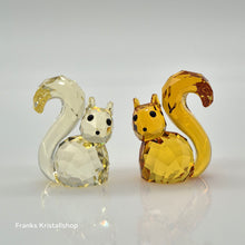 Lade das Bild in den Galerie-Viewer, SWAROVSKI Lovlots - Eichhörnchen Bert & Berta In Liebe 5282357