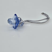 Lade das Bild in den Galerie-Viewer, SWAROVSKI Memories Baby Schnuller Ein Junge Hellblau 1194058