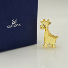 Lade das Bild in den Galerie-Viewer, SWAROVSKI Memories Gina Die Giraffe 665045