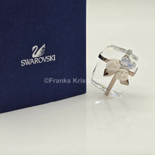 Lade das Bild in den Galerie-Viewer, SWAROVSKI Memories Hochzeitsgeschenk 992561