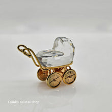 Lade das Bild in den Galerie-Viewer, SWAROVSKI Memories Kinderwagen Gold 172301