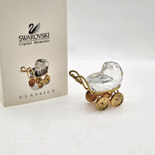 Lade das Bild in den Galerie-Viewer, SWAROVSKI Memories Kinderwagen Gold 172301