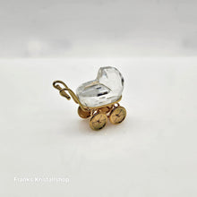 Lade das Bild in den Galerie-Viewer, SWAROVSKI Memories Kinderwagen Gold 172301