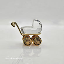 Lade das Bild in den Galerie-Viewer, SWAROVSKI Memories Kinderwagen Gold 172301