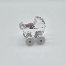Lade das Bild in den Galerie-Viewer, SWAROVSKI Memories Kinderwagen Ein Mädchen Herz Rosa Pink 5003407
