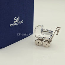 Lade das Bild in den Galerie-Viewer, SWAROVSKI Memories Kinderwagen Rhodium 626865