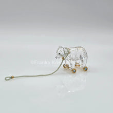 Lade das Bild in den Galerie-Viewer, SWAROVSKI Memories Teddybär auf Räder 253447