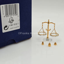 Lade das Bild in den Galerie-Viewer, SWAROVSKI Memories Waage mit Gewichten 272709