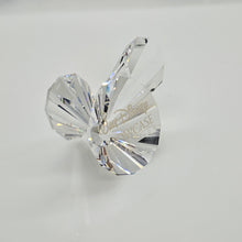 Lade das Bild in den Galerie-Viewer, SWAROVSKI Disney Mickey Mouse Schild Showcase 835357 oE