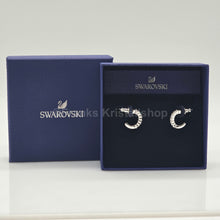 Lade das Bild in den Galerie-Viewer, SWAROVSKI Mini Hoop Kreolen Ohrringe Weiß, Rhodiniert 5717567