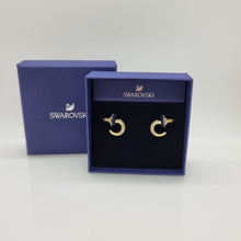 Lade das Bild in den Galerie-Viewer, SWAROVSKI Mini Hoop Kreolen Ohrringe Weiß, Goldlegierung 5022451 oU