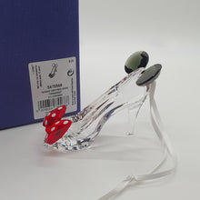 Lade das Bild in den Galerie-Viewer, SWAROVSKI Disney Minnie Mouse Schuh Ornament 5475568