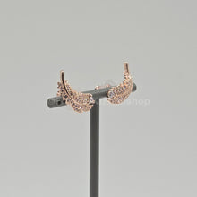 Lade das Bild in den Galerie-Viewer, SWAROVSKI Nice Feder Ohrstecker Weiß, Roségold-Legierungsschicht 5663490