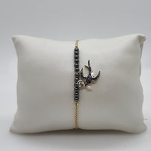 Lade das Bild in den Galerie-Viewer, Swarovski Remix Armband Tarot 1 Gr. M Schwalbe Vergoldet 5515998