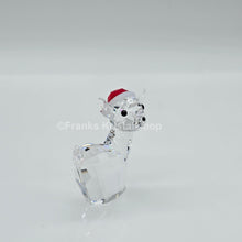Lade das Bild in den Galerie-Viewer, SWAROVSKI Rentier mit Weihnachtsmütze 5135853