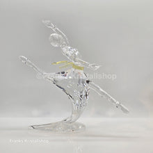 Lade das Bild in den Galerie-Viewer, SWAROVSKI SCS Jahresfigur 2004 Magic Of Dance Tänzerin Anna VAR 1 mit Sockel 627396