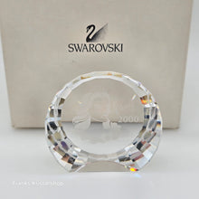 Lade das Bild in den Galerie-Viewer, SWAROVSKI SCS Briefbeschwerer Jahresfigur 2000 Columbine 256855