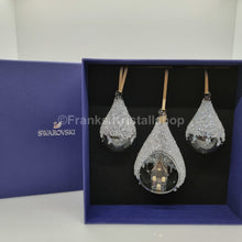 Lade das Bild in den Galerie-Viewer, SWAROVSKI SCS Weihnachtskugel 2021 Tropfen Set Holiday Magic 5596791