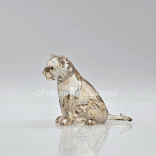 Lade das Bild in den Galerie-Viewer, SWAROVSKI SCS Löwenbaby Akili 5135896 oU