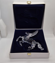 Lade das Bild in den Galerie-Viewer, SWAROVSKI SCS Jahresfigur 1998 Der Pegasus 216327 oU