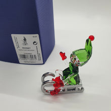 Lade das Bild in den Galerie-Viewer, SWAROVSKI Santas Elfe mit Schlitten 5533947