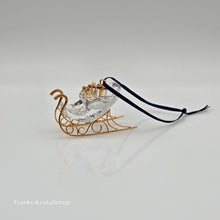 Lade das Bild in den Galerie-Viewer, SWAROVSKI Schlitten Ornament Memories Gold 842768