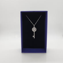Lade das Bild in den Galerie-Viewer, SWAROVSKI Sparkling Dance Key Halskette Schlüssel, Rhodiniert 5368263