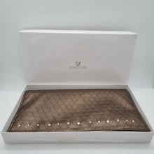 Lade das Bild in den Galerie-Viewer, SWAROVSKI Schmucktasche Bronze mit Kristallen Clutch 5193032