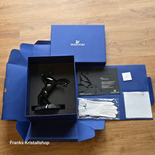 Lade das Bild in den Galerie-Viewer, SWAROVSKI Soulmates Schwarzer Hengst 5124353