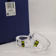 Lade das Bild in den Galerie-Viewer, Swarovski Serviettenringe Rainbow Olivine 2er Set 276685
