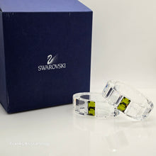 Lade das Bild in den Galerie-Viewer, Swarovski Serviettenringe Rainbow Olivine 2er Set 276685