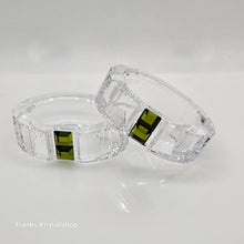Lade das Bild in den Galerie-Viewer, Swarovski Serviettenringe Rainbow Olivine 2er Set 276685