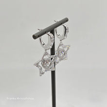 Lade das Bild in den Galerie-Viewer, SWAROVSKI Stella Drop-Ohrhänger Stern, Weiß, Rhodiniert 5617767
