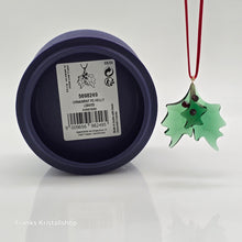 Lade das Bild in den Galerie-Viewer, SWAROVSKI Exclusive Stechpalmenblätter Ornament Holly Leaves 5698249