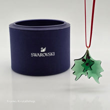 Lade das Bild in den Galerie-Viewer, SWAROVSKI Exclusive Stechpalmenblätter Ornament Holly Leaves 5698249