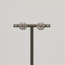 Lade das Bild in den Galerie-Viewer, SWAROVSKI Sparkling Dance Flower Ohrstecker Weiß, Rhodiniert 5396227