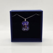 Lade das Bild in den Galerie-Viewer, SWAROVSKI Synthesis Halskette Violett Swanflower-Motiv 1158003