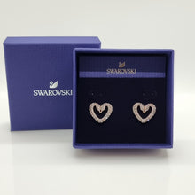Lade das Bild in den Galerie-Viewer, SWAROVSKI Sublima Herz Ohrstecker Mittel, Weiß, Roségold-Legierungsschicht 5628659