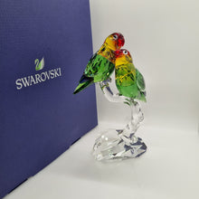 Lade das Bild in den Galerie-Viewer, SWAROVSKI Unzertrennliche Papageien Lovebirds 5379552