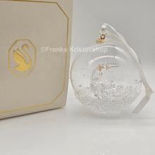 Lade das Bild in den Galerie-Viewer, SWAROVSKI Weihnachtskugel 2025 groß Mond 5701865