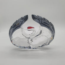 Lade das Bild in den Galerie-Viewer, SWAROVSKI Among Blue Mountains Tanzender Kranich 5557818