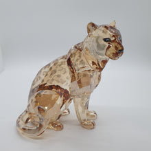 Lade das Bild in den Galerie-Viewer, SWAROVSKI SCS Amur Leopard Sofia 2019 5428541