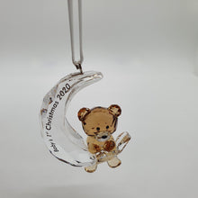 Lade das Bild in den Galerie-Viewer, SWAROVSKI Babys Erstes Weihnachtsornament Bär 2020 5533941