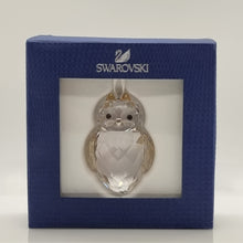 Lade das Bild in den Galerie-Viewer, SWAROVSKI Eulen Winter Ornament Golden Shadow 5135848