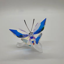 Lade das Bild in den Galerie-Viewer, SWAROVSKI Funkelnder Schmetterling auf Blatt 1113559