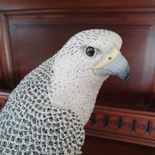 Lade das Bild in den Galerie-Viewer, SWAROVSKI Myriad Falke Kedari klein