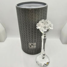 Lade das Bild in den Galerie-Viewer, SWAROVSKI Kerzenständer Blüte 137 010043