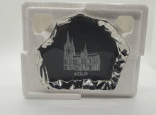 Lade das Bild in den Galerie-Viewer, SWAROVSKI Briefbeschwerer Köln - Kölner Dom 9503 M872A