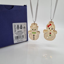 Lade das Bild in den Galerie-Viewer, SWAROVSKI Lebkuchenpärchen Ornament 5464885