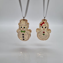 Lade das Bild in den Galerie-Viewer, SWAROVSKI Lebkuchenpärchen Ornament 5464885